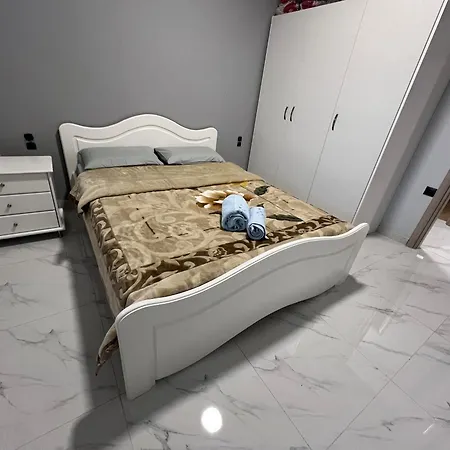 Apartment Apartments *